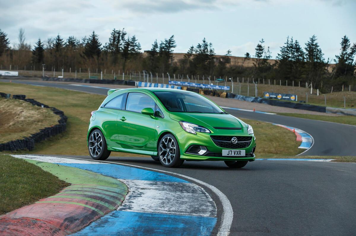 Vxl corsa vxr 2015 uk 012